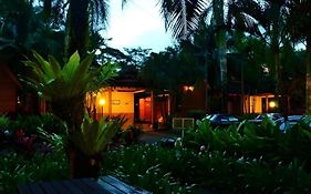 Six Villa Inn